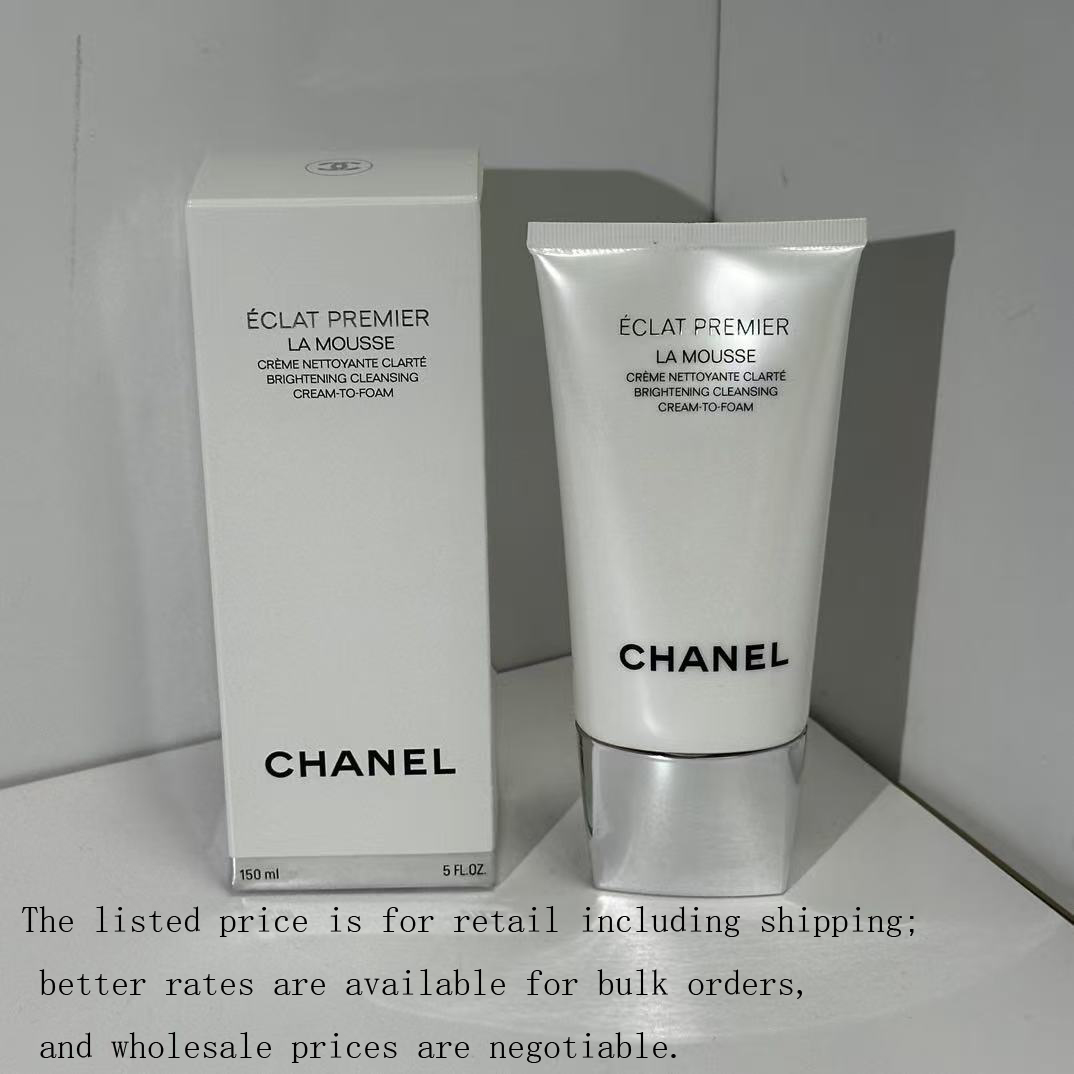 Chanel ÉCLAT PREMIER LA MOUSSE Brightening Cleanser 150ml。