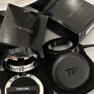 Tom Ford's New Black Lacquer Limited-Edition Cushion, 12g